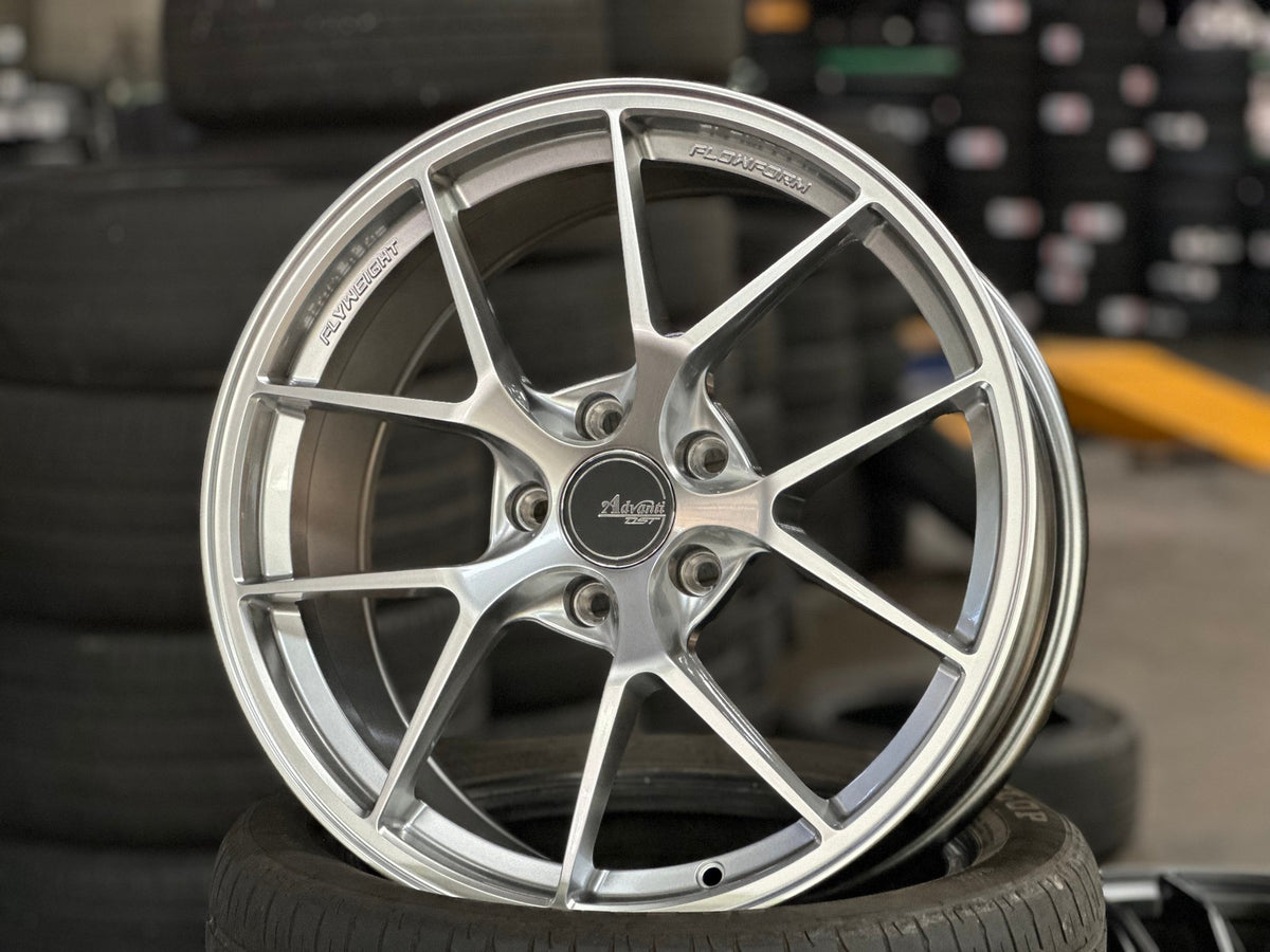 New 18X8.5 ET42 Advanti Astra Rim (4 wheel) Gloss Silver 5X114.3