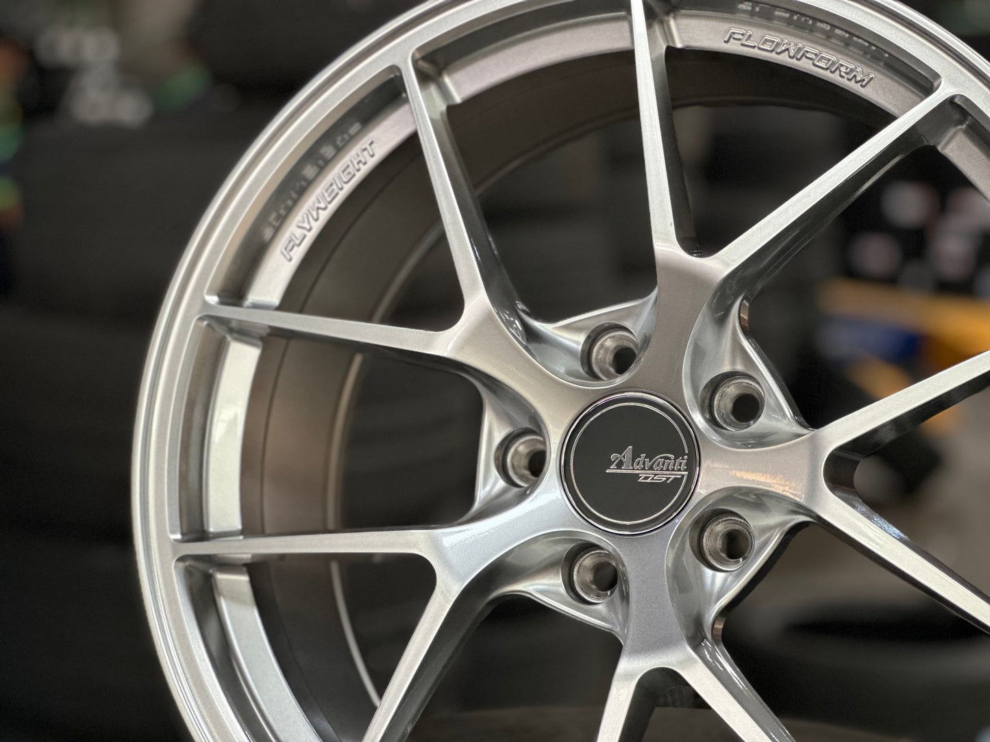 New 18X8.5 ET42 Advanti Astra Rim (4 wheel) Gloss Silver 5X114.3