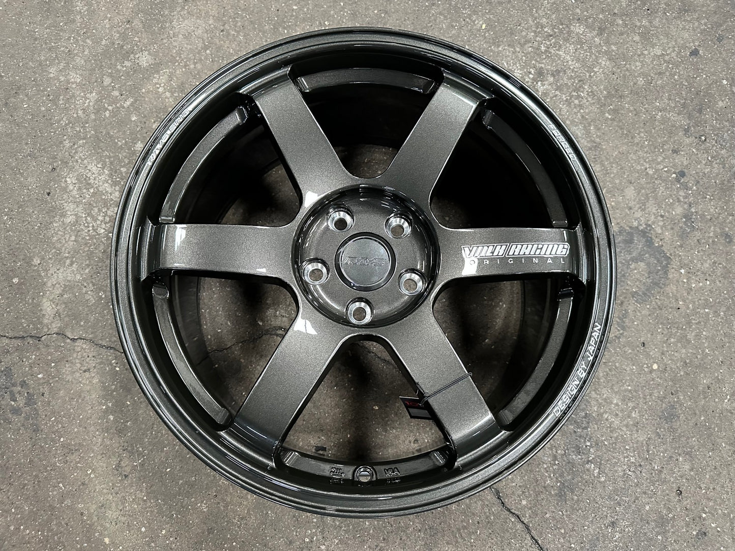 New 18X8.5 ET35 NK Performance TE37 SAGA Rim (4 wheel) Dark Gunmetal 5X112