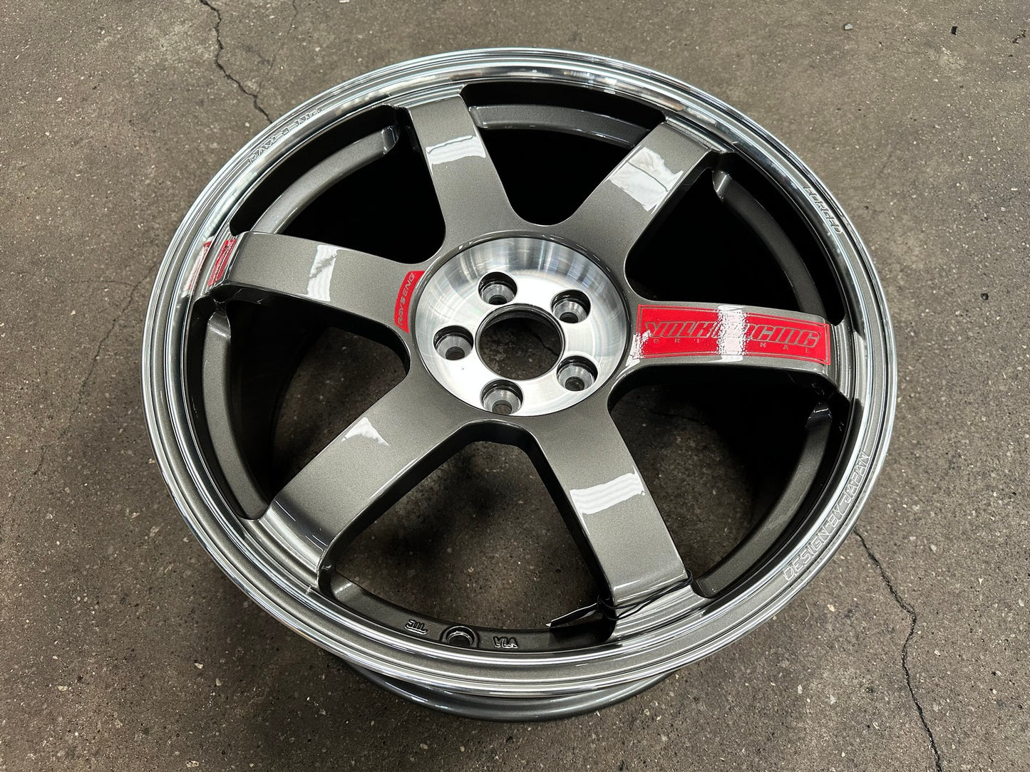 New 18X8.5 ET35 NK Performance TE37 SAGA Rim (4 wheel) Gloss Gunmetal 5X100
