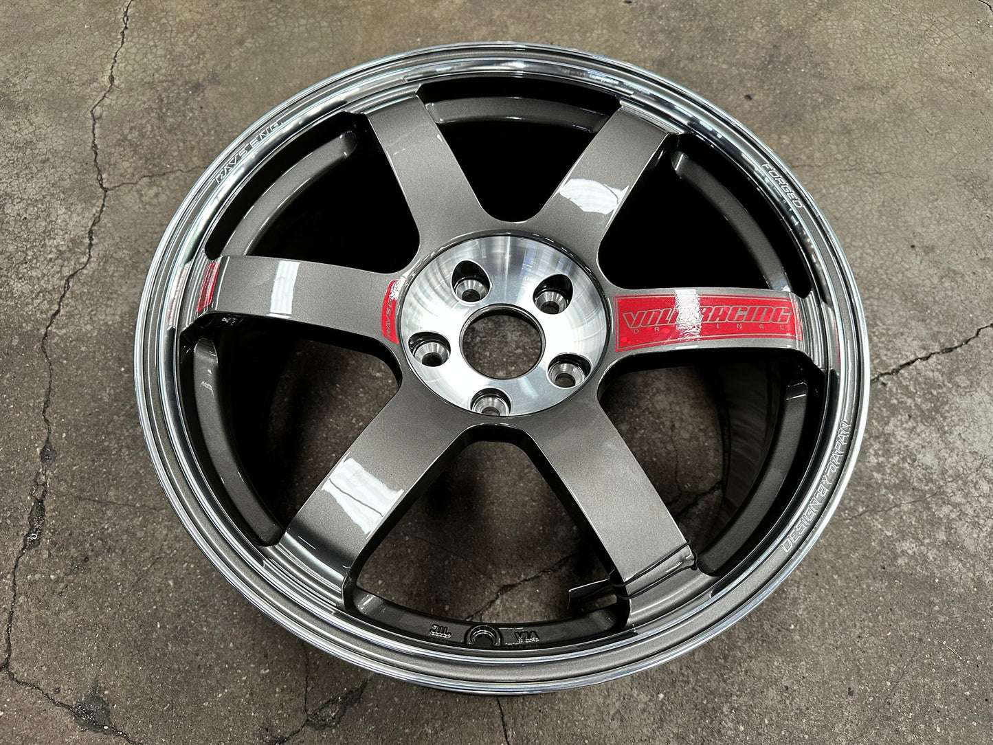 New 18X9 ET35 NK Performance TE37 SAGA Rim (4 wheel) Gloss Gunmetal 5X112