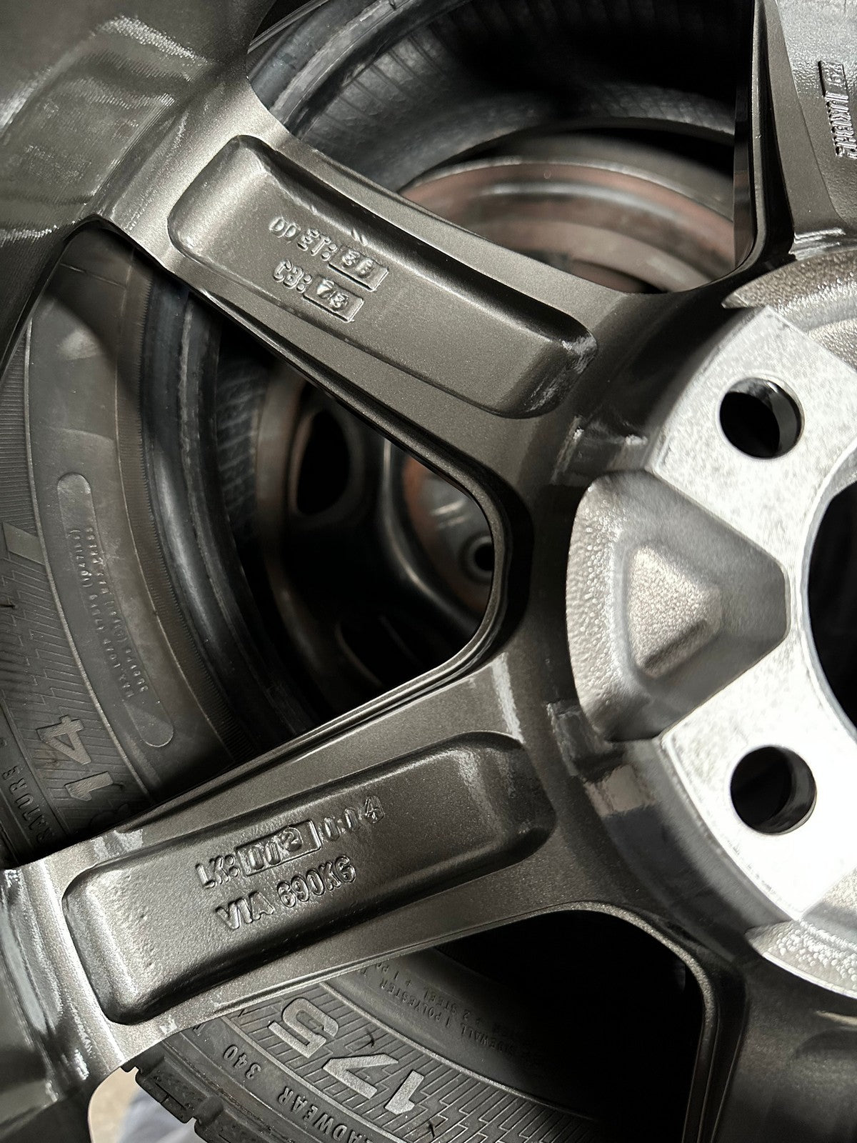 New 18X9 ET35 NK Performance TE37 SAGA Rim (4 wheel) Gloss Gunmetal 5X114.3