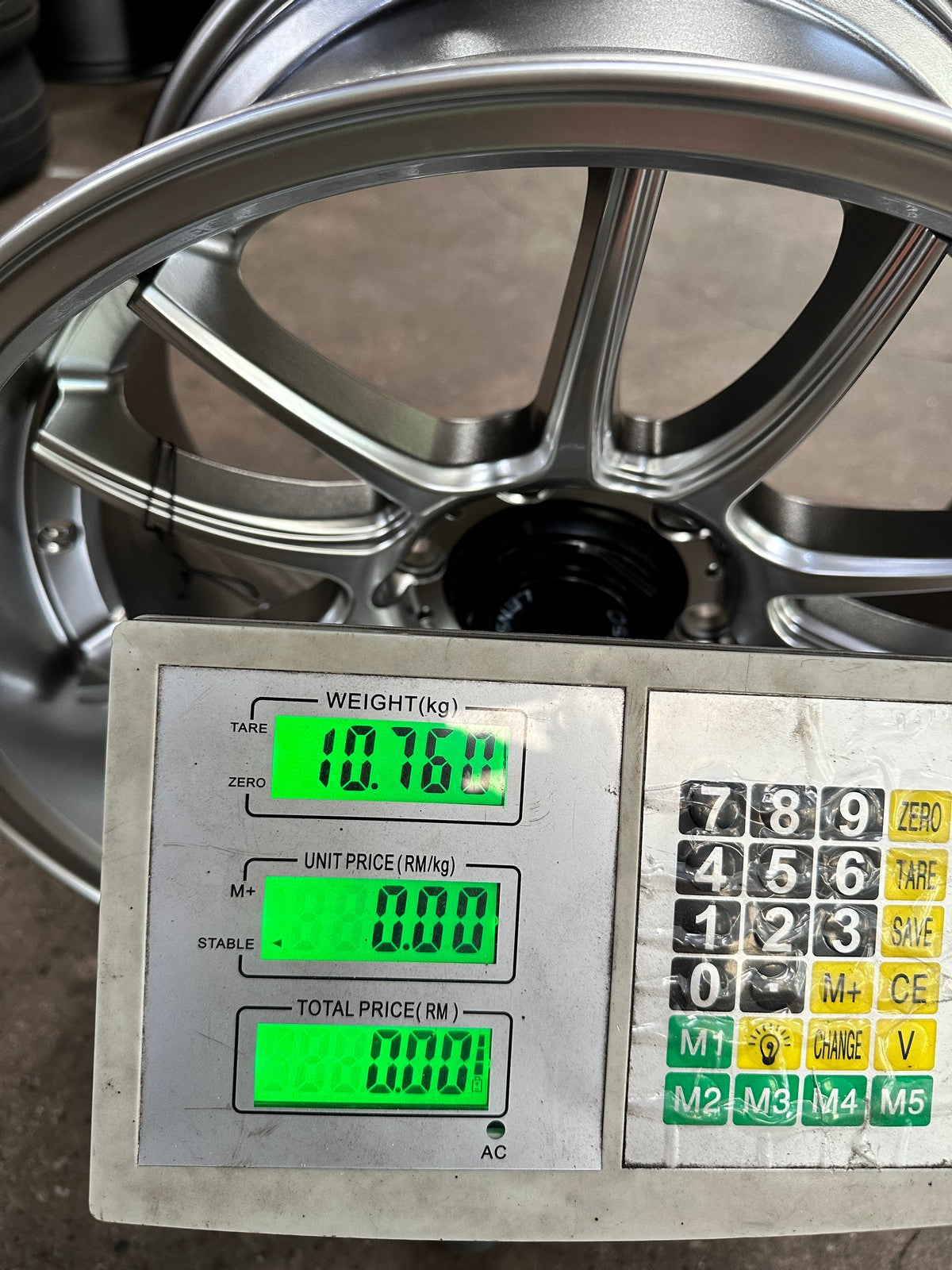 New 18X9.5 ET0 Lenso Project E Rim (4 wheel) Gloss Silver 6X139.7