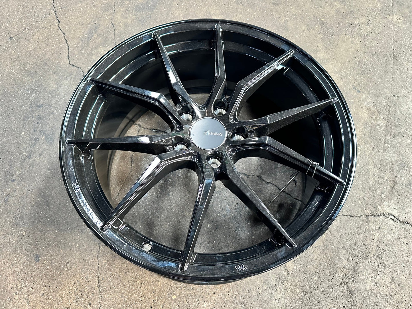 New 18X8 ET45 Advanti Hybris Rim (4 wheel) Gloss Black 5X112