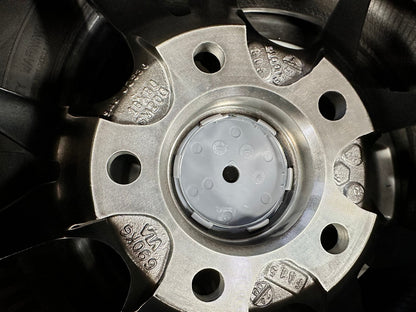 New 18X8 ET45 Advanti Hybris Rim (4 wheel) Gloss Black 5X112