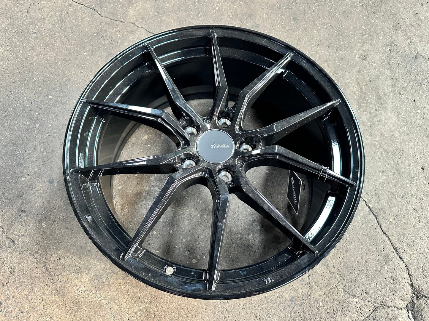 New 18X8 ET45 Advanti Hybris Rim (4 wheel) Gloss Black 5X114.3