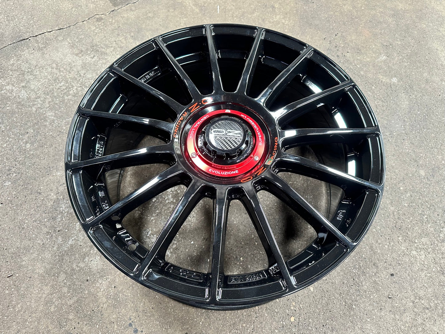 New 18X8 ET45 OZ Racing Super Evoluz Rim (4 wheel) Gloss Black 5X112