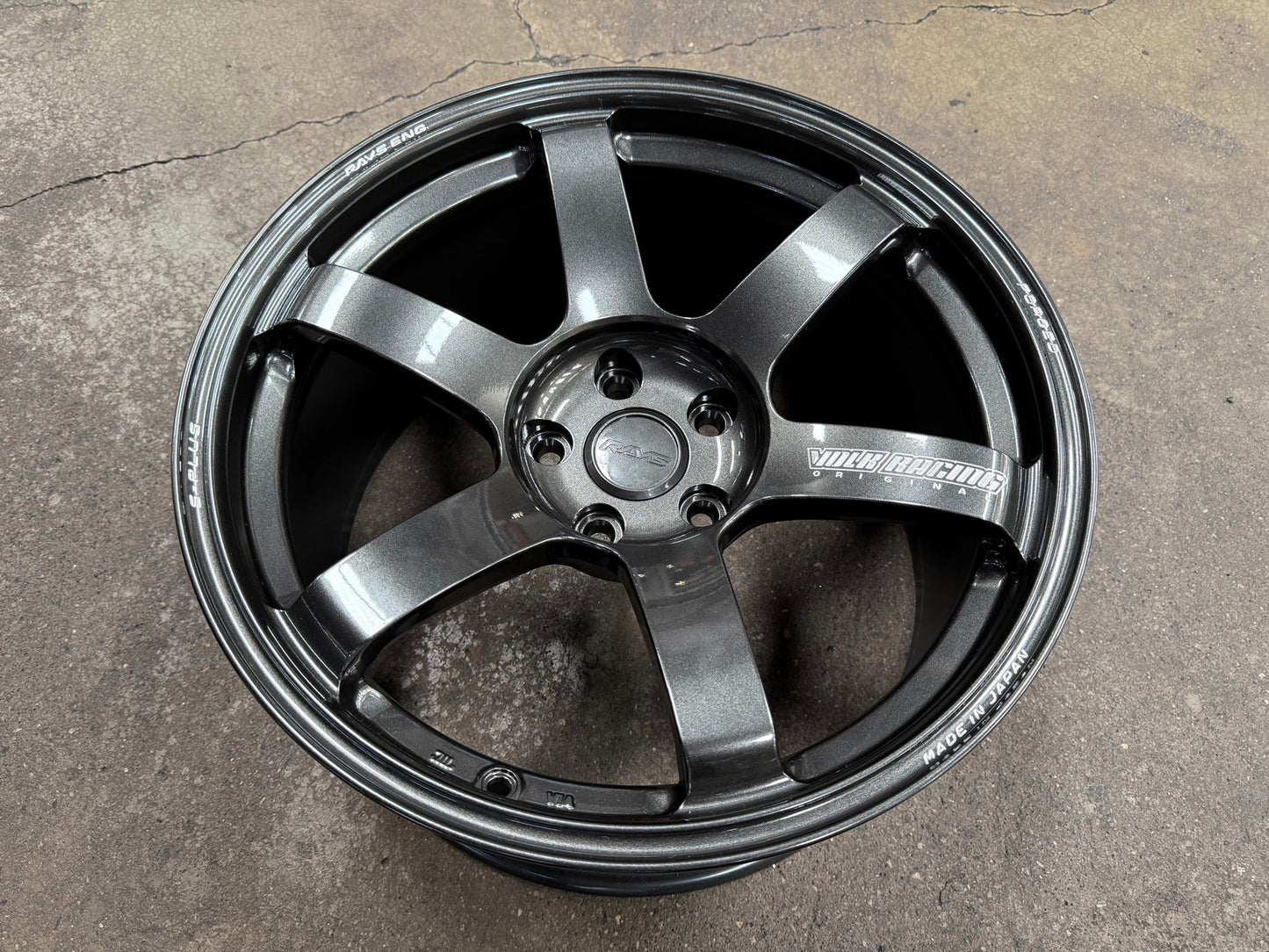 New 18X9.5 ET22 RAYS TE37 SAGA PLUS Rim (4 wheel) Gloss Gunmetal 5X114.3