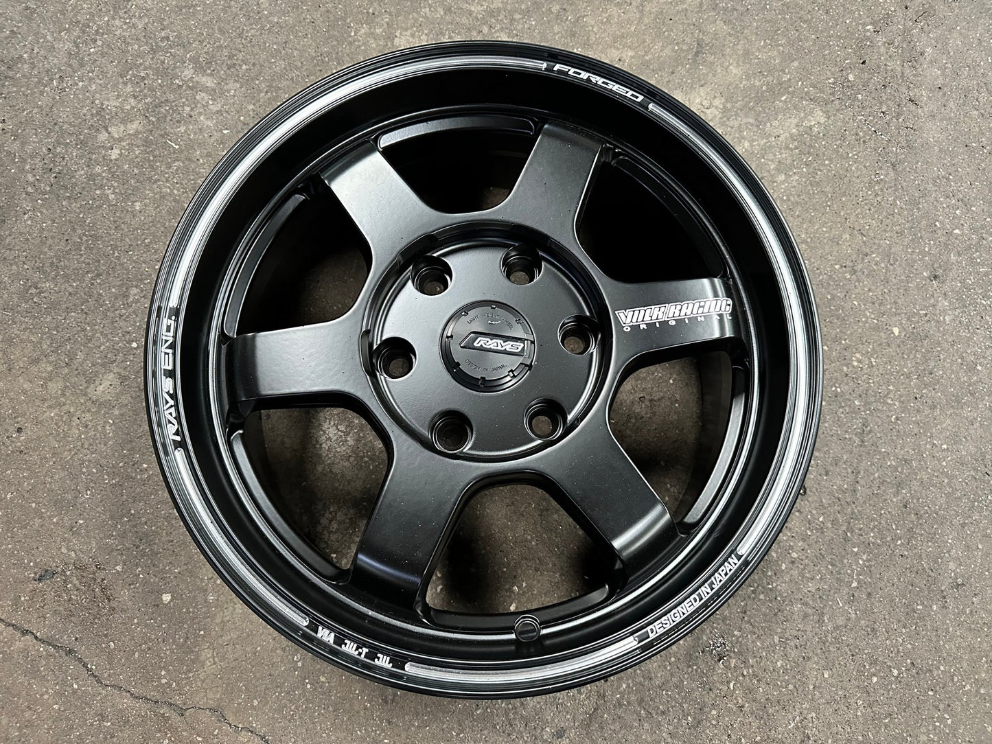 New 16X6.5 ET40 TE37 Design Ultra Rim (4 wheel) Matt Black 6X130