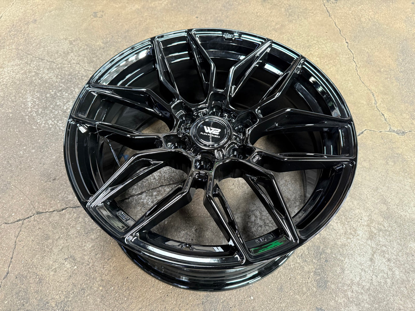 New 18X8.5 ET40 W2 Rim (4 wheel) Gloss Black 6X130