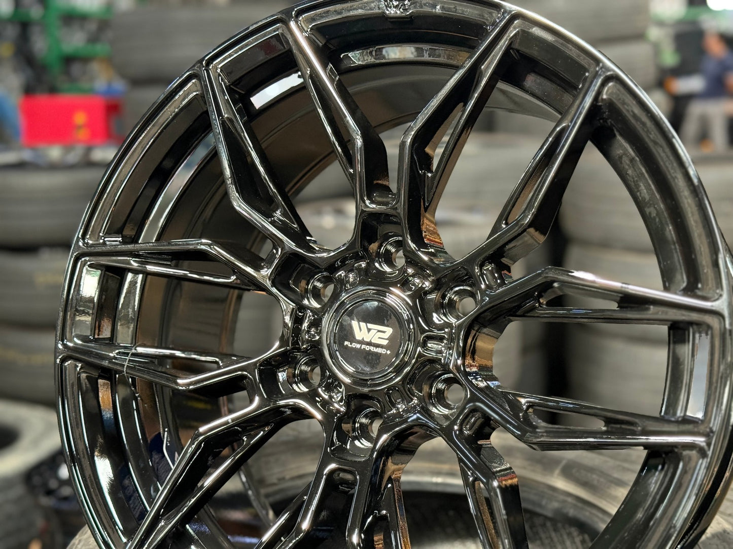 New 18X8.5 ET40 W2 Rim (4 wheel) Gloss Black 6X130