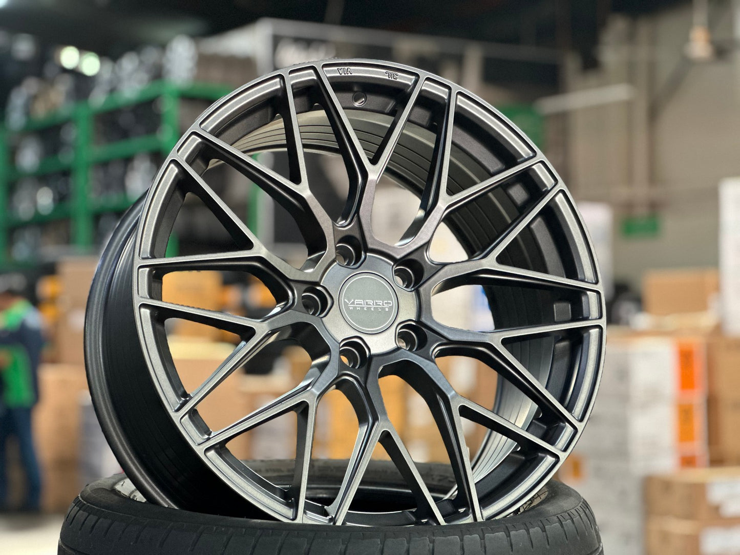 New 18X8.5 ET43 Varro VD06X Rim (4 wheel) Matt Gunmetal 5X112