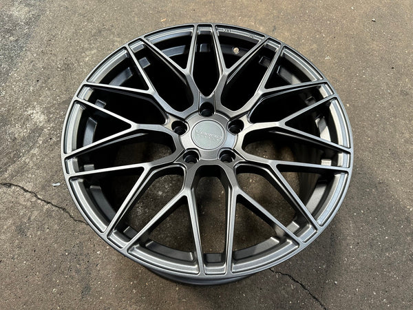 New 18X8.5 ET43 Varro VD06X Rim (4 wheel) Matt Gunmetal 5X114.3