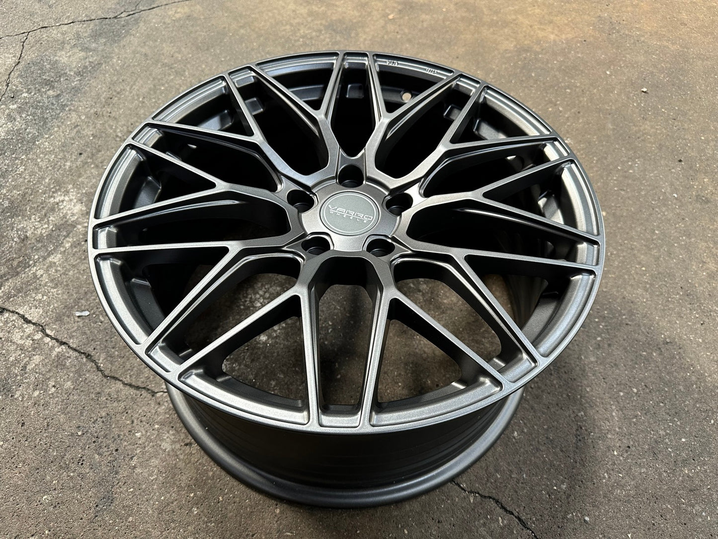 New 18X8.5 ET43 Varro VD06X Rim (4 wheel) Matt Gunmetal 5X114.3