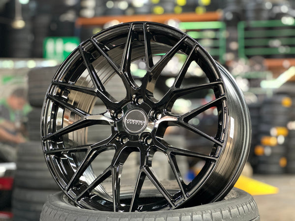 New 18X8.5 ET43 Varro VD06X Rim (4 wheel) Gloss Black 5X114.3