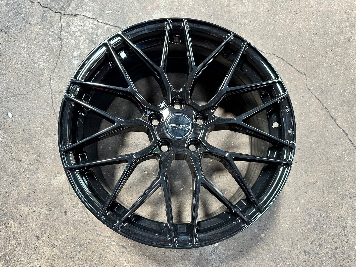 New 18X8.5 ET43 Varro VD06X Rim (4 wheel) Gloss Black 5X112