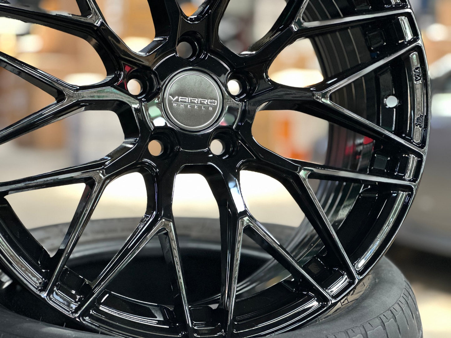 New 18X8.5 ET43 Varro VD06X Rim (4 wheel) Gloss Black 5X112