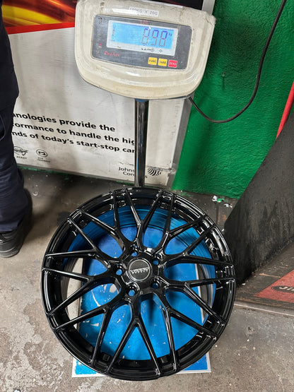 New 18X8.5 ET43 Varro VD06X Rim (4 wheel) Gloss Black 5X112