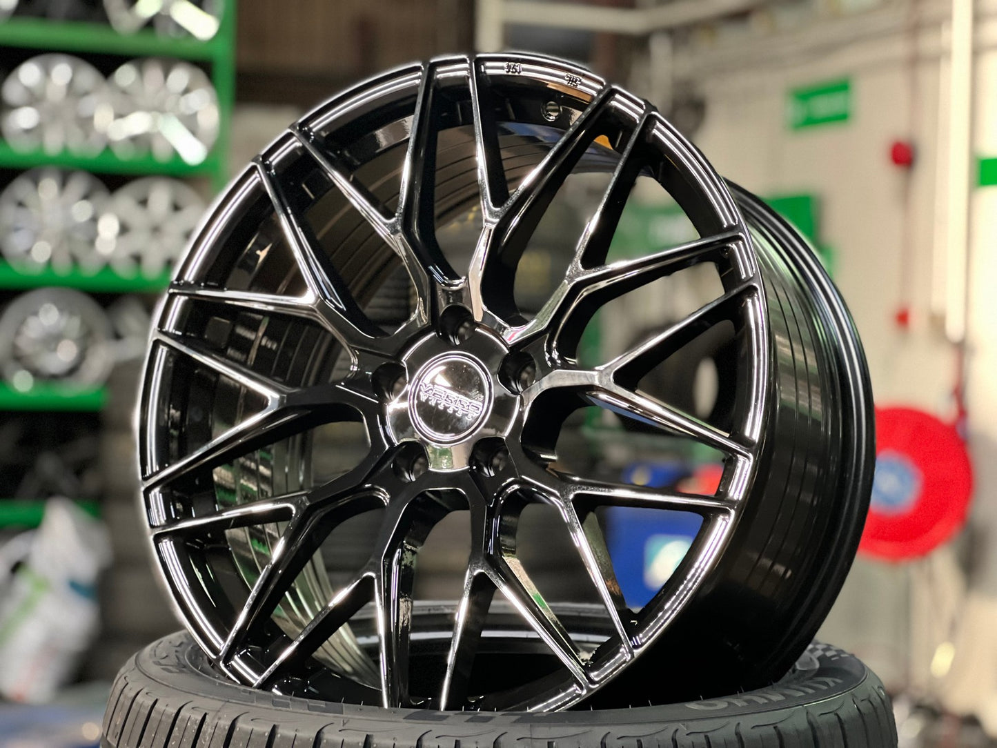 New 19X9.5 ET43 Varro VD06X Rim (4 wheel) Gloss Black 5X114.3