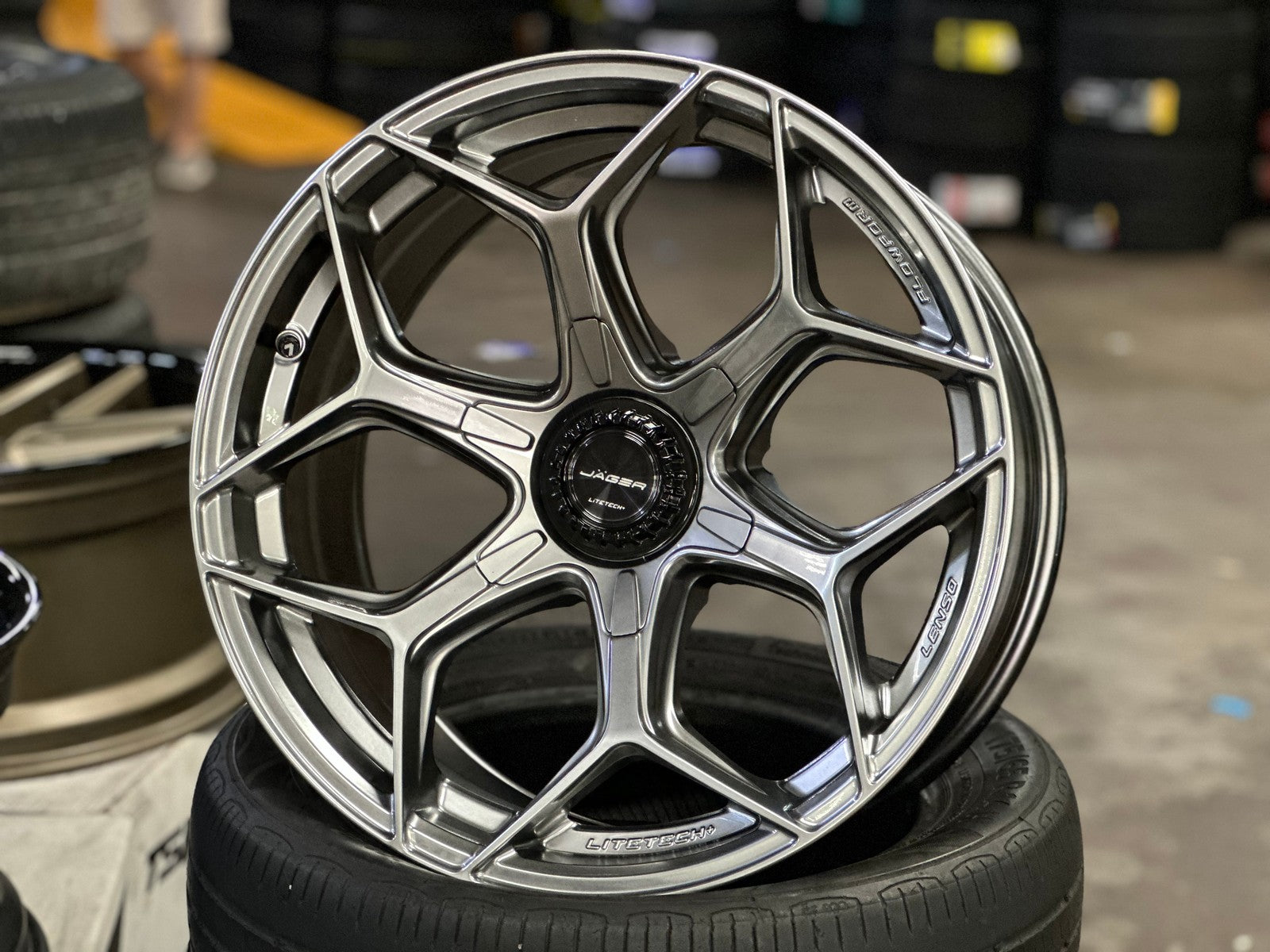 New 18X9 ET15 Lenso Vamos Rim (4 wheel) Hyper Black 6X139.7 – King of Rims