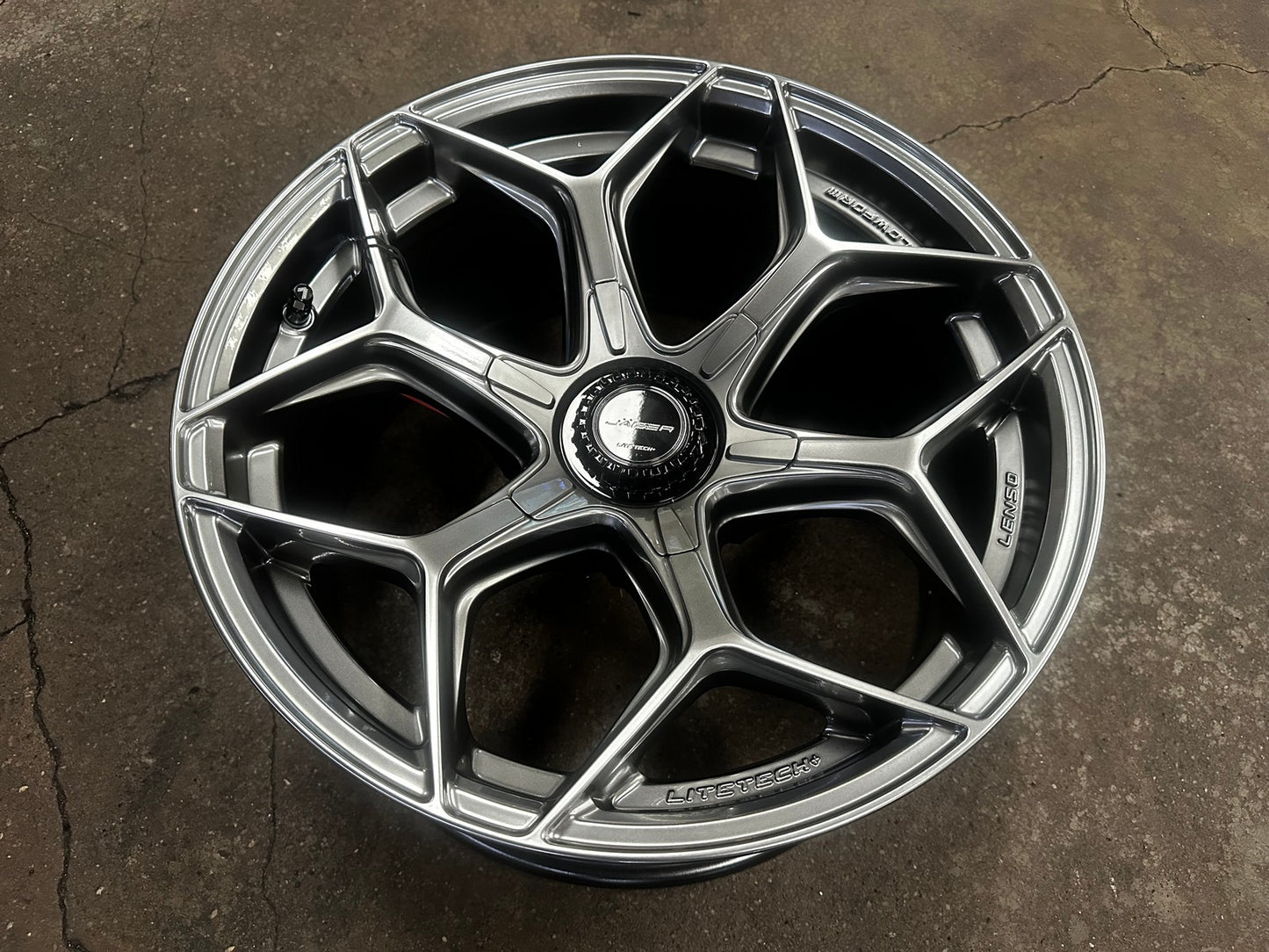 New 18X9 ET15 Lenso Vamos Rim (4 wheel) Hyper Black 6X139.7