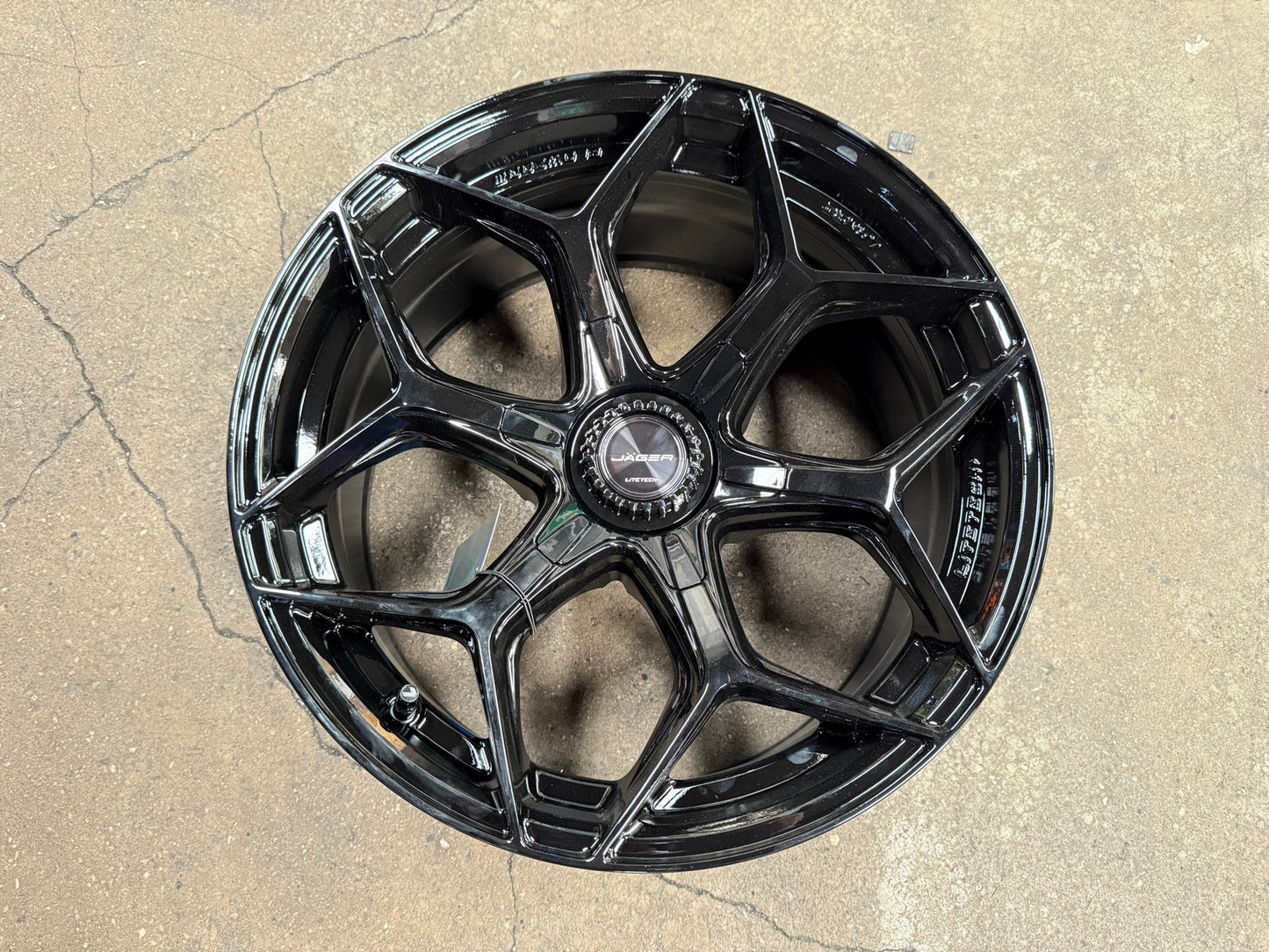 New 18X9 ET15 Lenso Vamos Rim (4 wheel) Gloss Black 6X139.7