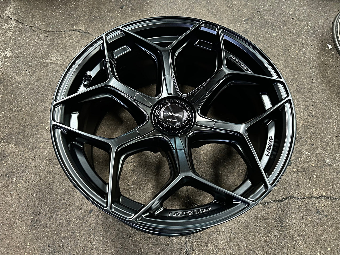 New 18X9 ET15 Lenso Vamos Rim (4 wheel) Matt Black 6X139.7