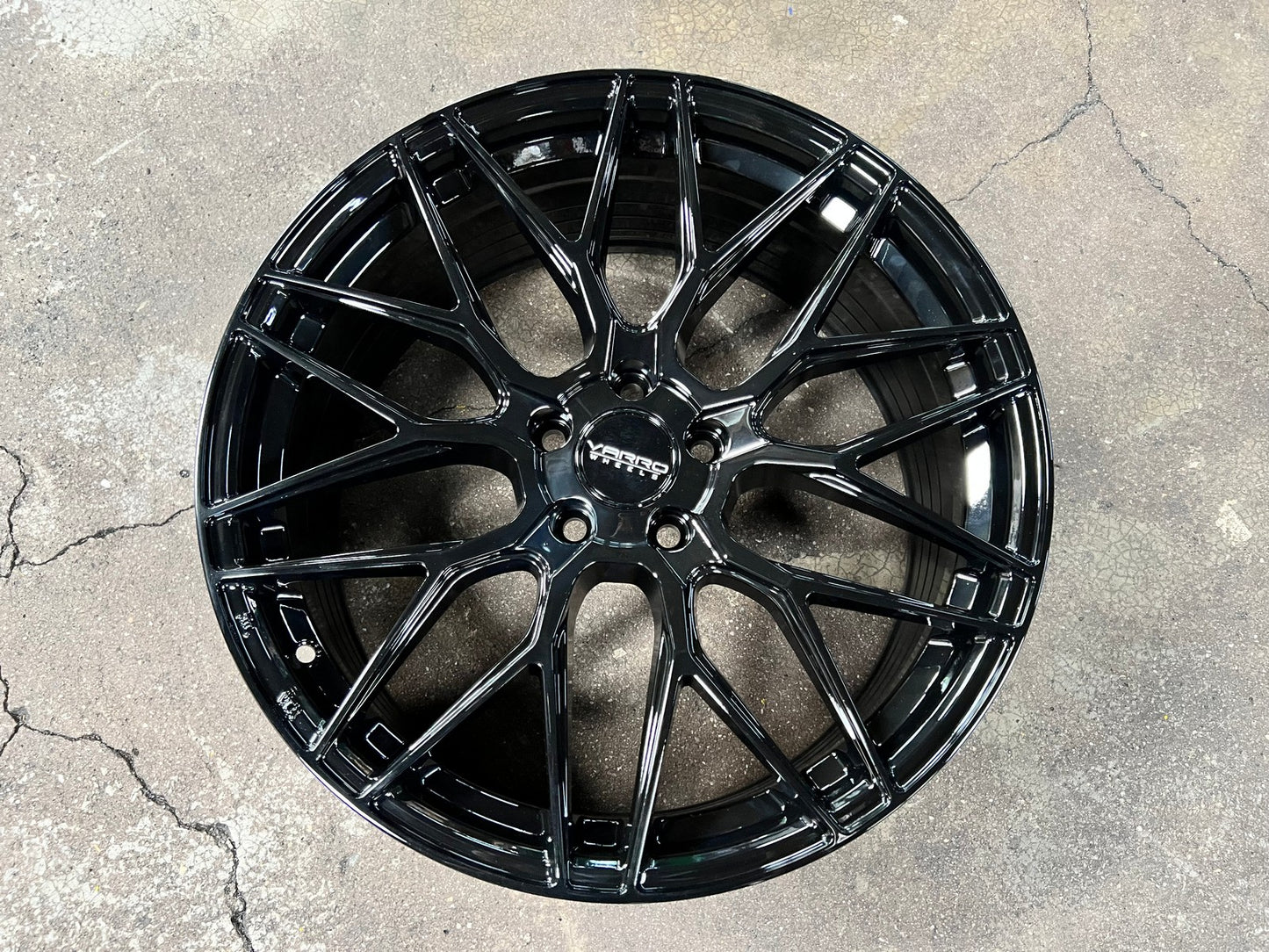 New 19X8.5 ET43 Varro VD06X Rim (4 wheel) Gloss Black 5X108