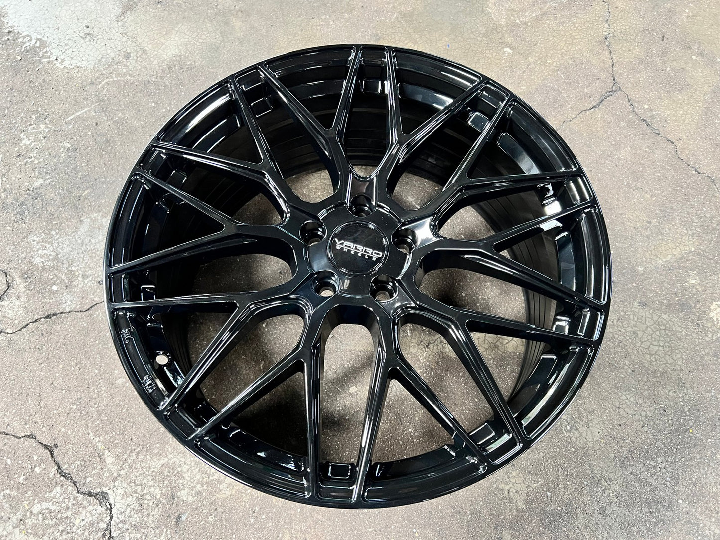 New 19X8.5 ET43 Varro VD06X Rim (4 wheel) Gloss Black 5X108