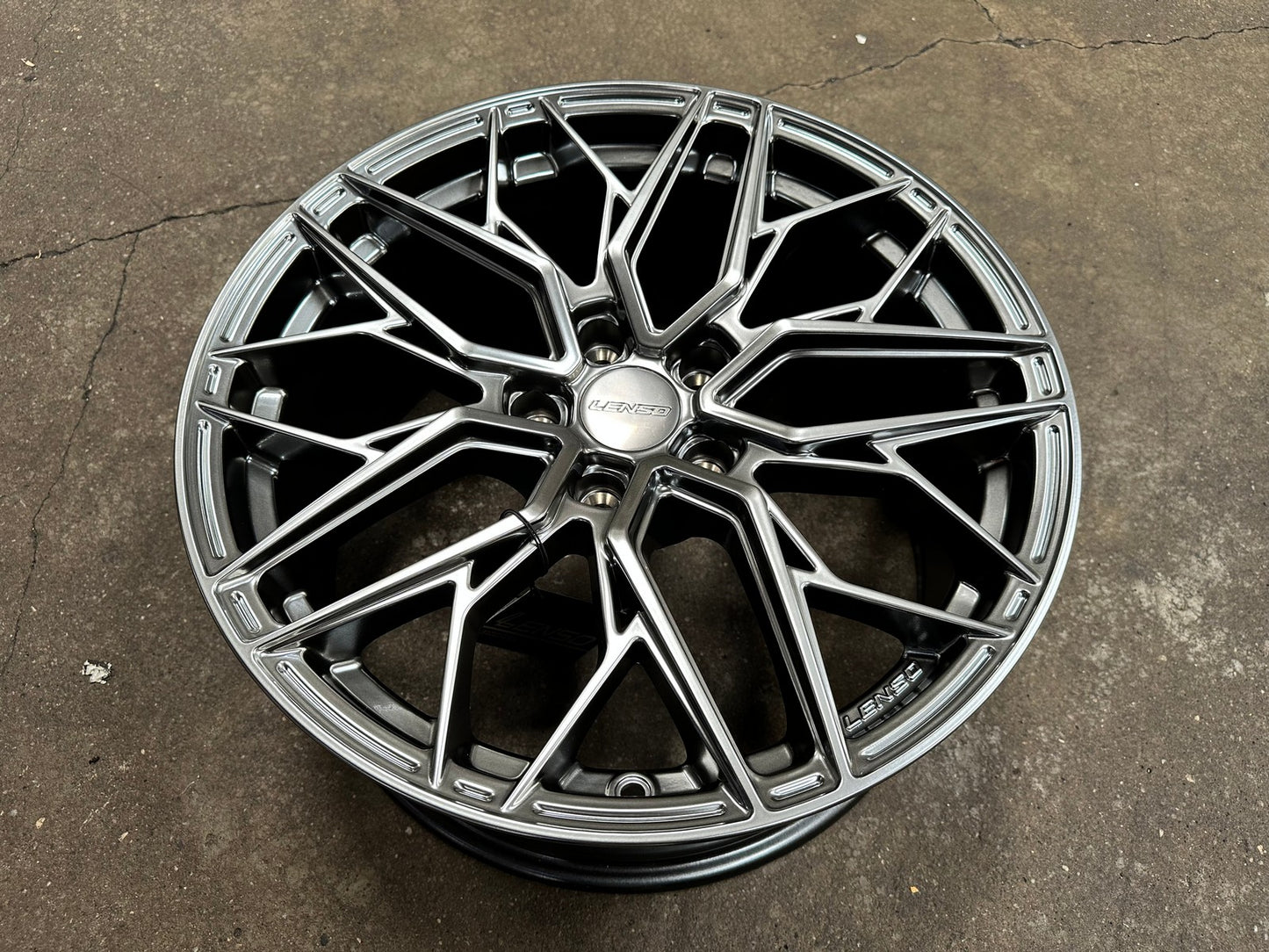 New 18X8.5 ET40 Lenso Ventus Rim (4 wheel) Hyper Black 5X114.3