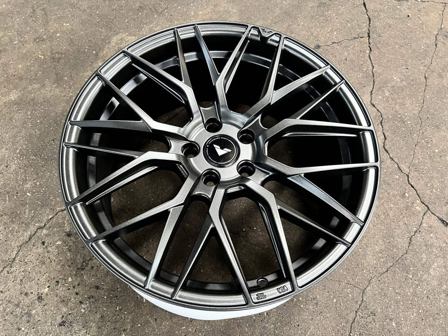 New 19X8.5 ET40 Vorsteiner VFF107 Rim (4 wheel) Matt Gunmetal 5X112
