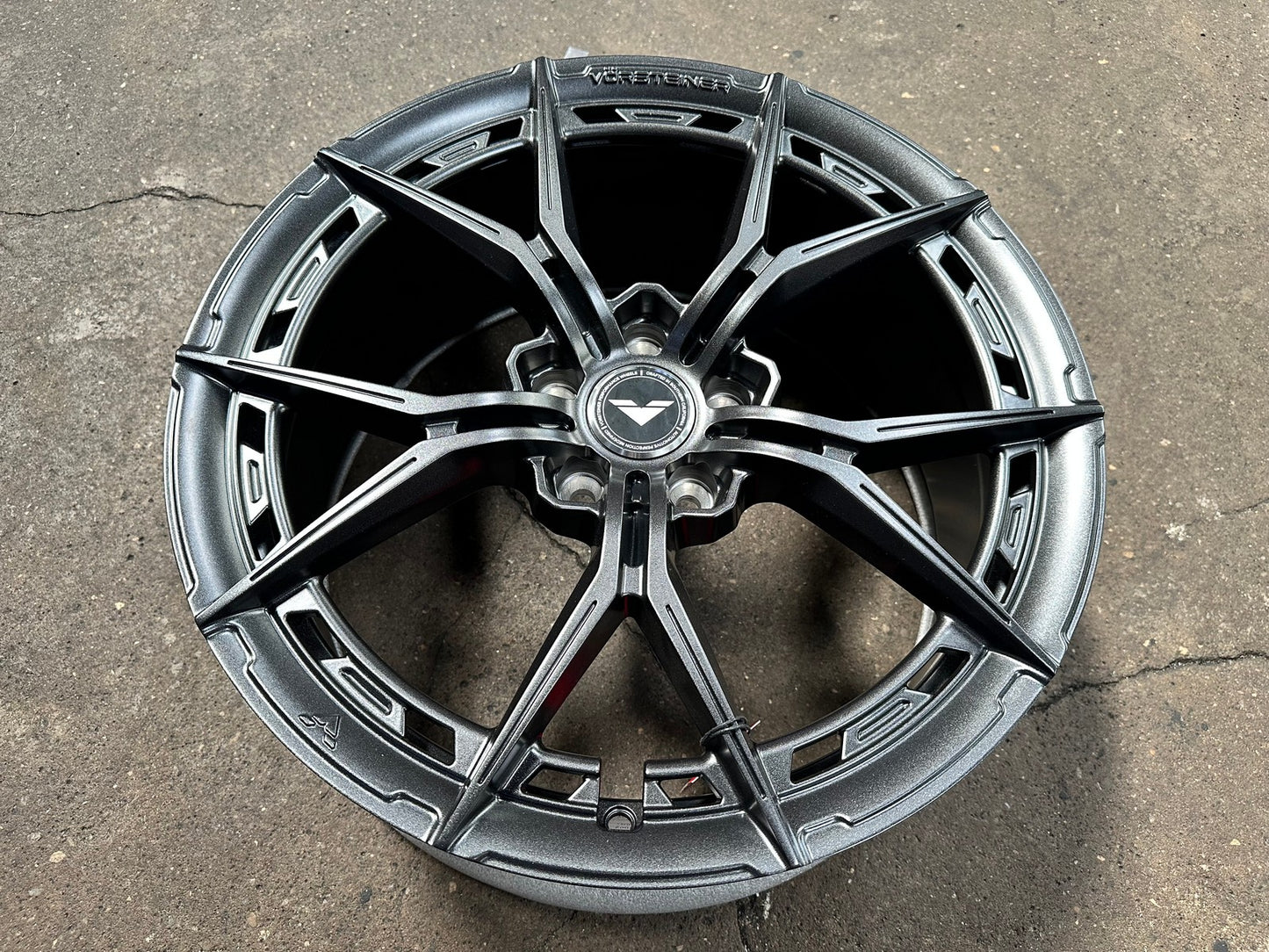 New 19X8.5 ET40 Vorsteiner VFX002 Rim (4 wheel) Matt Gunmetal 5X112