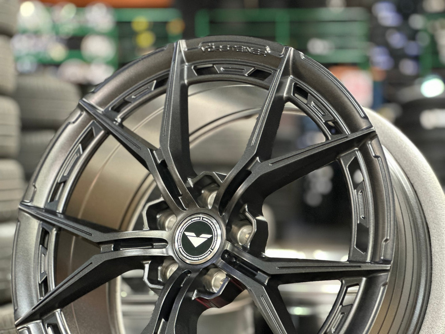 New 19X8.5 ET40 Vorsteiner VFX002 Rim (4 wheel) Matt Gunmetal 5X112