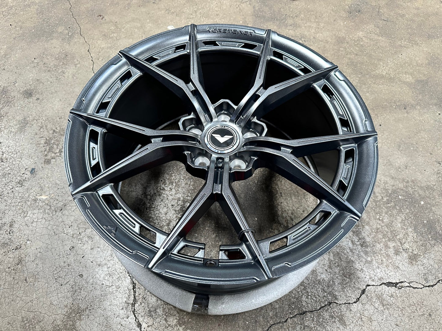 New 19X9.5 ET46 Vorsteiner VFX002 Rim (4 wheel) Matt Gunmetal 5X112