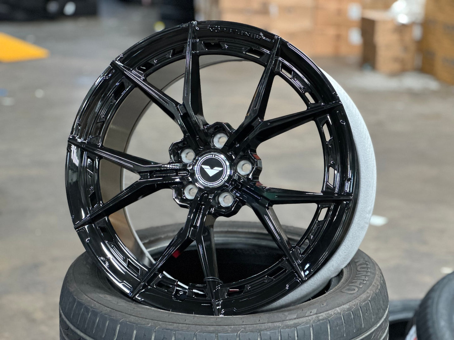 New 19X9.5 ET46 Vorsteiner VFX002 Rim (4 wheel) Gloss Black 5X112