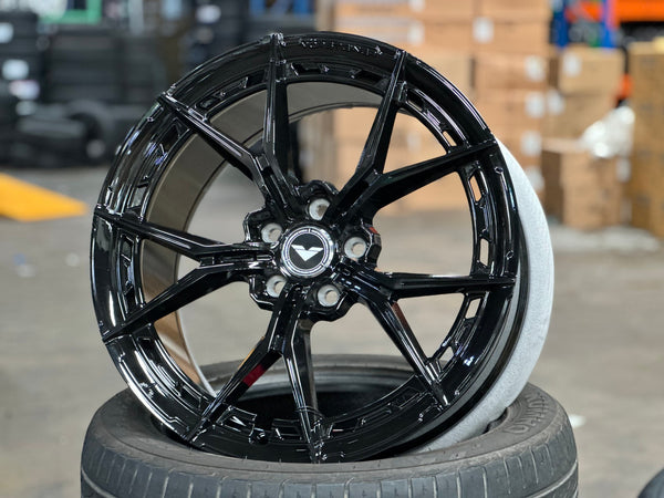 New 19X9.5 ET46 Vorsteiner VFX002 Rim (4 wheel) Gloss Black 5X112