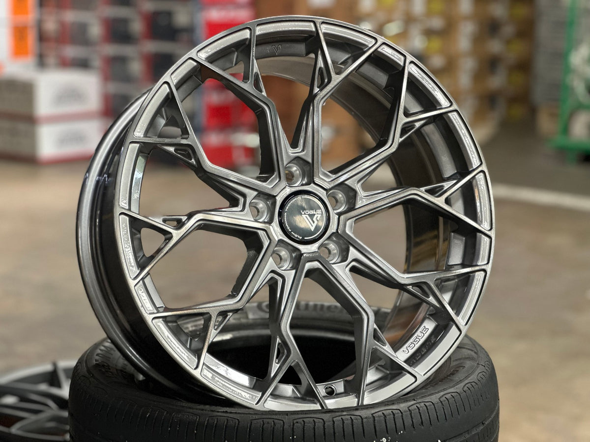 NEW 18X8.5 ET42 Vogue F01 Rim (4 wheel) Brushed Silver Titanium 5X114.3