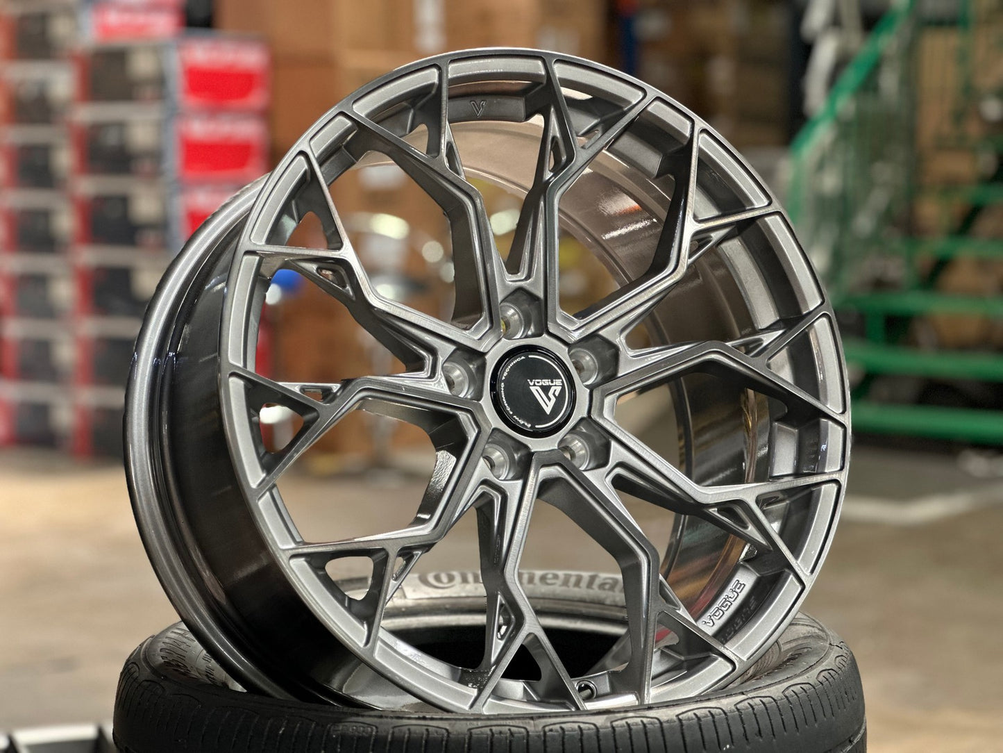 New 18X8.5 ET42 Vogue F01 Rim (4 wheel) Gloss Silver 5X114.3