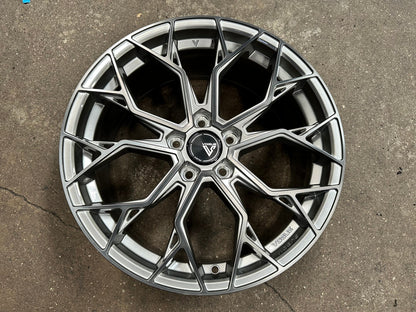 New 18X8.5 ET42 Vogue F01 Rim (4 wheel) Gloss Silver 5X114.3