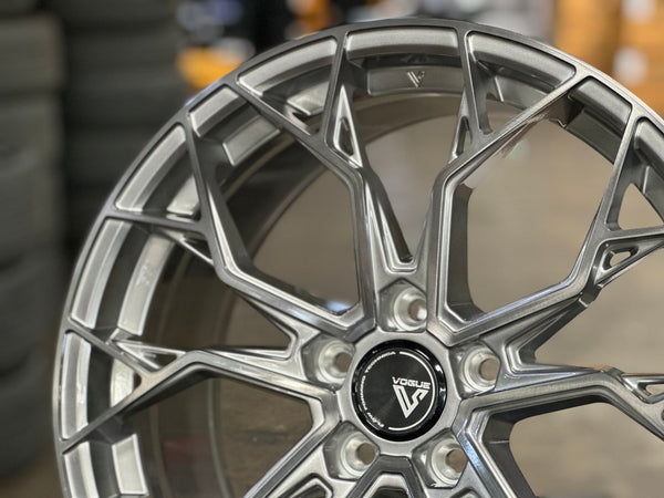 New 18X8.5 ET42 Vogue F01 Rim (4 wheel) Gloss Silver 5X112