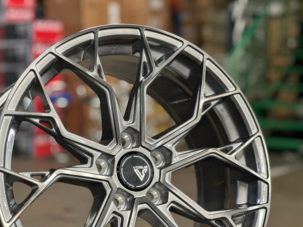 New 18X8.5 ET42 Vogue F01 Rim (4 wheel) Gloss Silver 5X112