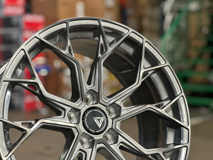 New 18X8.5 ET42 Vogue F01 Rim (4 wheel) Gloss Silver 5X114.3