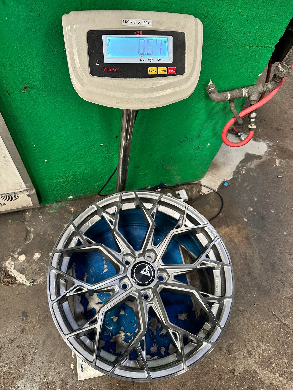 New 18X8.5 ET42 Vogue F01 Rim (4 wheel) Gloss Silver 5X114.3