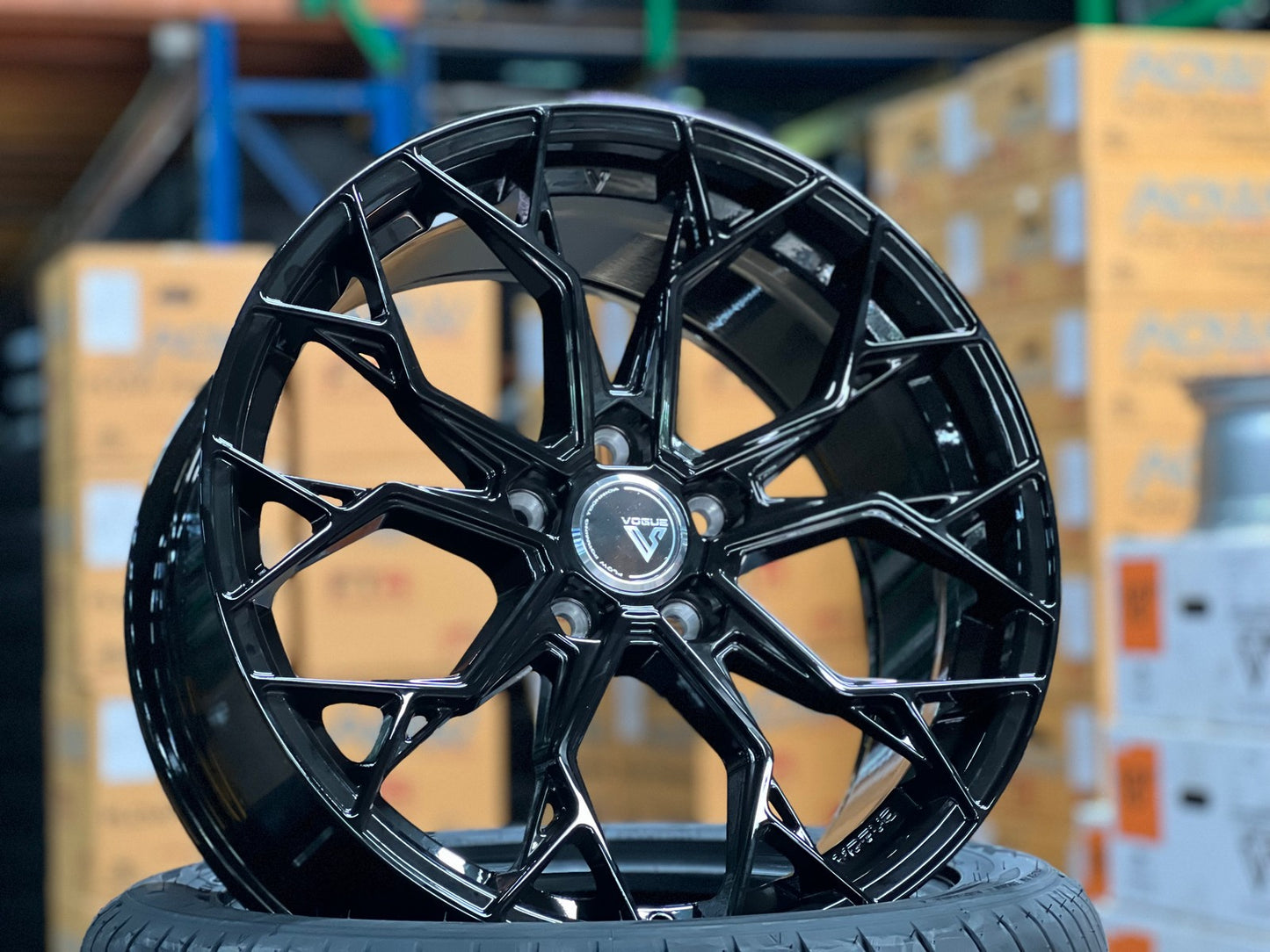 New 18X8.5 ET42 Vogue F01 Rim (4 wheel) Gloss Black 5X114.3