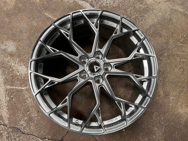 New 19X8.5 ET43 Vogue F01 Rim (4 wheel) Gloss Silver 5X112