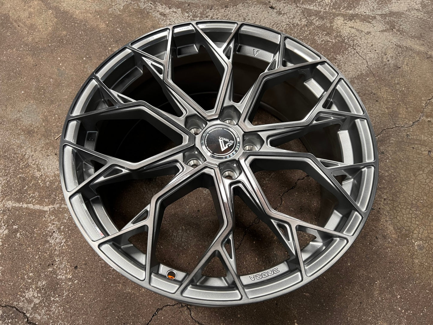 New 19X8.5 ET43 Vogue F01 Rim (4 wheel) Gloss Silver 5X112