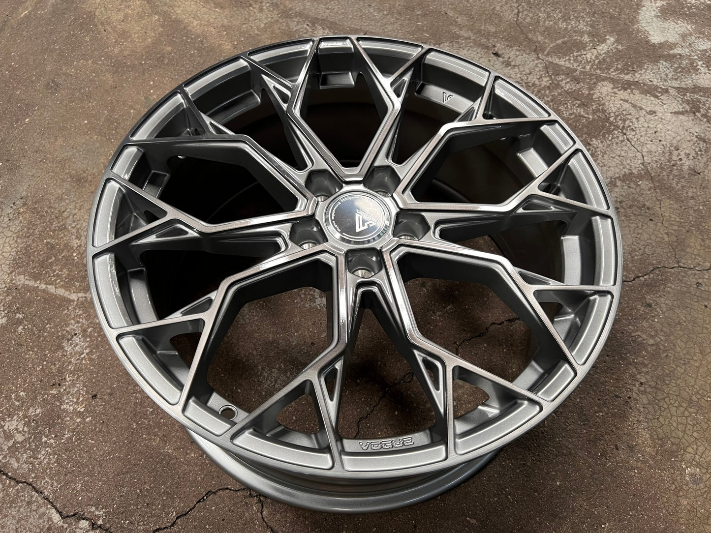 New 19X8.5 ET43 Vogue F01 Rim (4 wheel) Gloss Silver 5X114.3