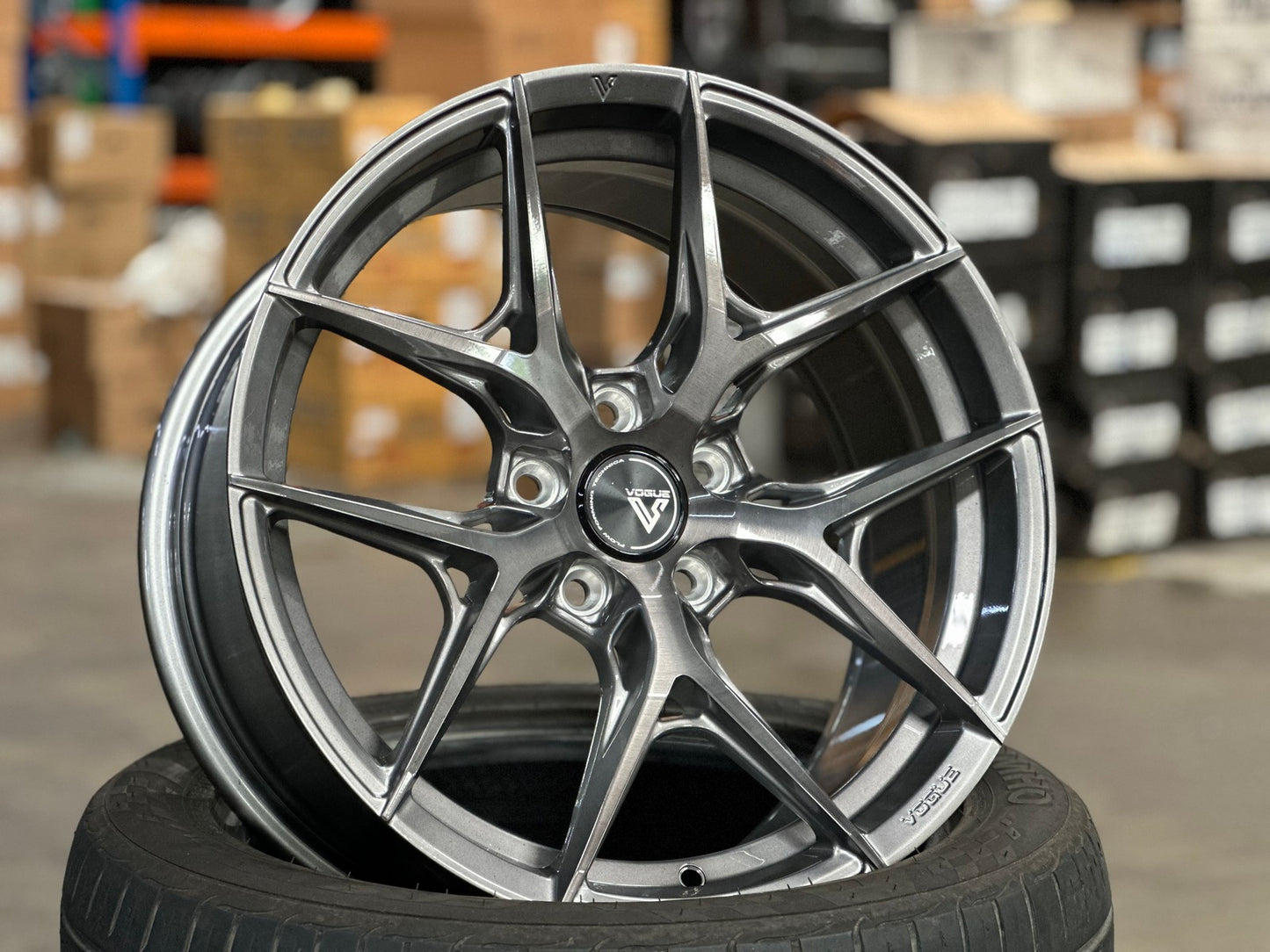 New 18X8.5 ET42 Vogue F02 Rim (4 wheel) Gloss Silver 5X112