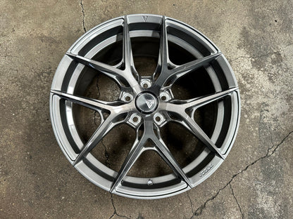 New 18X8.5 ET42 Vogue F02 Rim (4 wheel) Gloss Silver 5X112