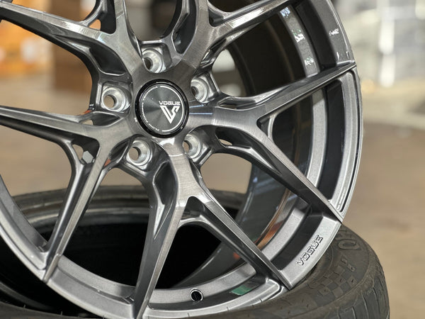 New 18X8.5 ET42 Vogue F02 Rim (4 wheel) Gloss Silver 5X114.3